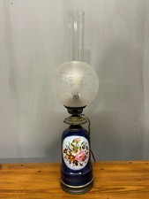 ANCIENNE LAMPE PÉTROLE en porcelaine  Sèvres bleu décor angelot  oil lamp ange