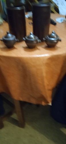 Vend petit pot avec - petit, couvercle