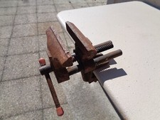 Outil ancien : etau d'atelier