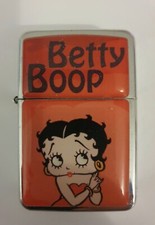 Rare Briquet à essence BETTY