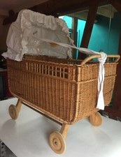 Grand berceau bébé Osier/ Rotin monté sur roues livré avec matelas 