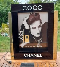 Enseigne Lumineuse COCO CHANEL Inès de la Fressange - 1983 - Rétro-éclairée