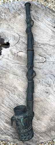 Une pipe africaine bronze - une,