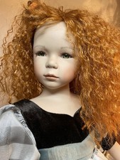 GRANDE POUPÉE PORCELAINE