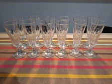 SERIE DE 12 FLUTES A CHAMPAGNE