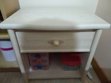 Table de chevet imitation pin