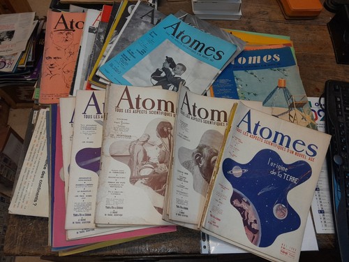 Lot revues atomes - de,