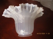 ANCIENNE TULIPE EN VERRE