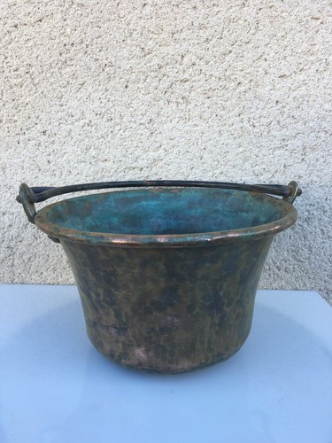 Ancien petit chaudron - , /