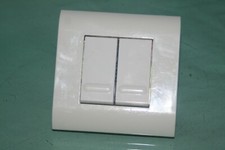  Double bouton poussoir 74030