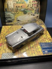 Voiture De Circuit Au 1/32 En