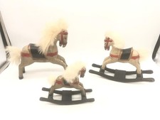 Lot 2 chevaux à bascule + 1 cheval en bois miniature peints collection vintage
