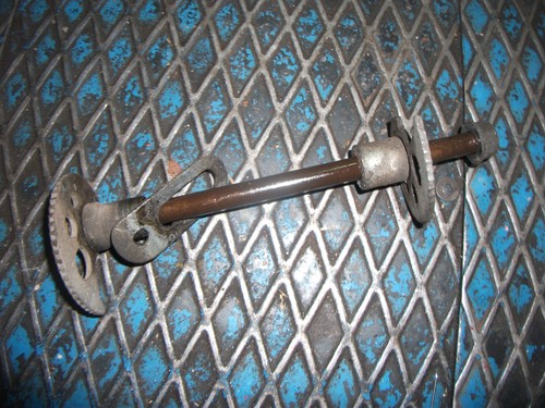 Axe roue arriere - axe,