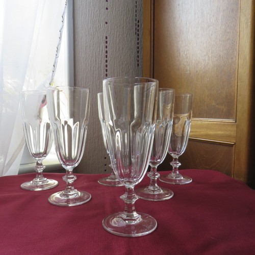Flutes champagne en - a,