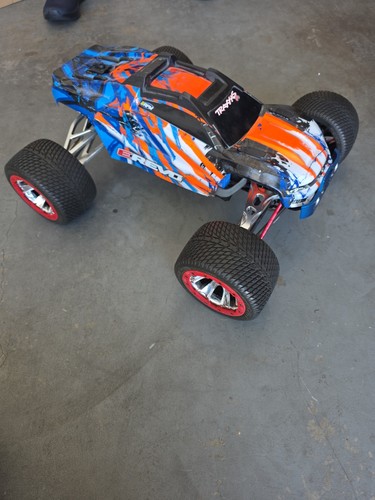 Traxxas revo 0 - e-revo, spectrum