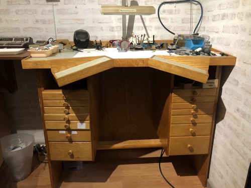 Etabli horloger avec - horloger,