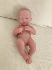 Nouveau né poupon réaliste