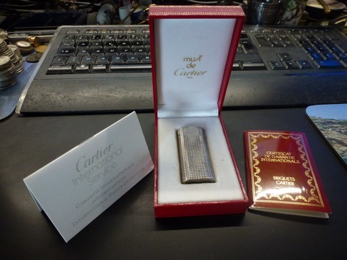 Briquet must - briquet, de