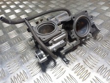 Rampe d'injection papillon