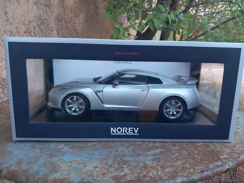 Norev nissan gtr - 1/18,