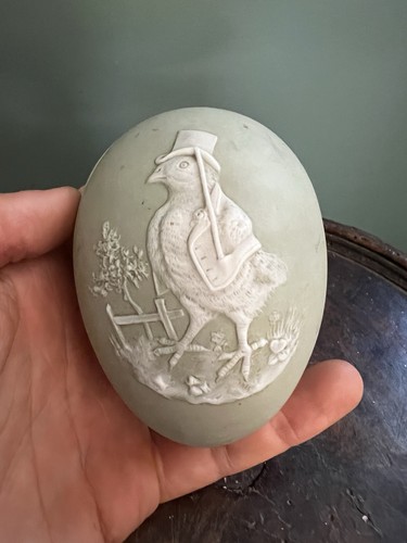 Wedgwood humorous egg painted - humorous,