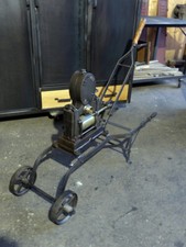 Ancien pompe à eau  vintage