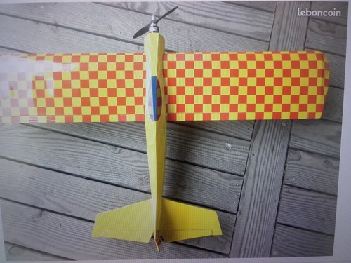 Avion thermique neuf - neuf, jamais