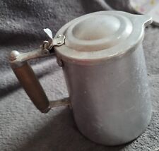 PETITE CAFETIERE ANCIENNE DANS