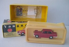 VANGUARDS 1/43 : TRIUMPH