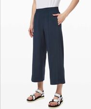 Lululemon Pants Women’s Size 6 Navy Blue Wanderer Culotte Wide Leg Fit Capri