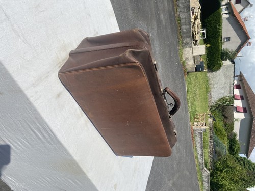 Anciennes valises cuir - valises, en