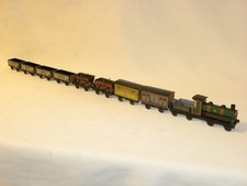 JOUET ANCIEN TOLE RAME DE TRAIN SUR ROUTE TIN TOY JHL HESS 575 LOCOMOTIVE WAGON