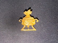 (V10) VINTAGE LUXURY CARON LE BRÛLE PERFUME ENAMEL BADGE PINS