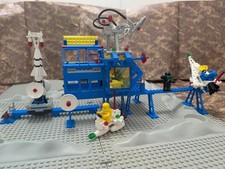 LEGO SPACE ESPACE 6971 - 894 - 897 Inter Galatic Command Base figurines vintage