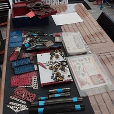 Lot de pièces Meccano avec livrets des années 1923 - 7,5 kg