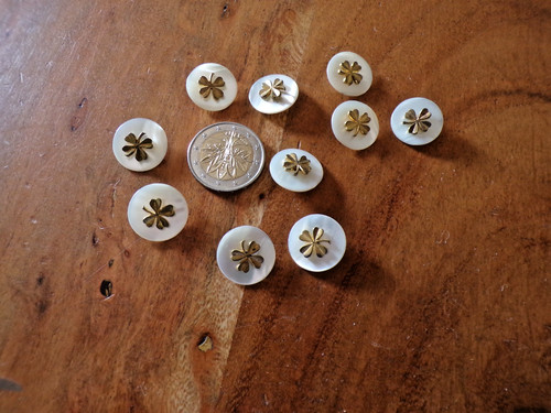 Lot boutons anciens en - anciens,