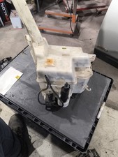 KIA SORENTO MK2 XM WINDSCREEN WASHER RESERVOIR & PUMP 98510-2J000 2011