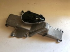 UN COUVERCLE CARTER CAPOT D