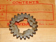 NOS HONDA HR214 HR194 TRANSMISSION CASE GEAR 22T PART# 23211-VA3-800