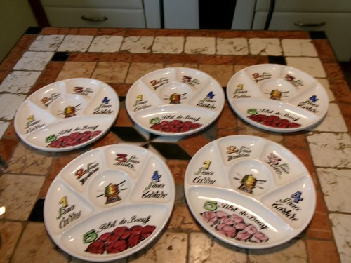 Lot assiettes à - à, fondue