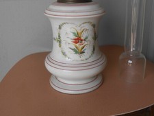 Lampe à Pétrole Ancienne Fines Fleurs Porcelaine + Globe verre Louis Philippe