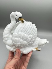 Ancien Cygne.  Porcelaine de