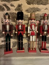 4 Grds Casse-noisettes en Bois