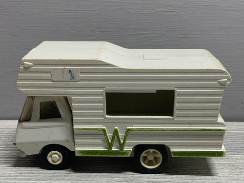 Vintage winnebago camper - camper, rv