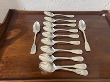 12 cuillères en métal