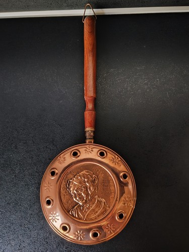 Ancien bassinoire chauffe lit - ,