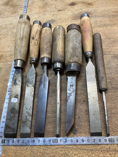 Old tool outils - old, anciens