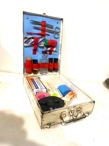 Ancienne trousse secours - secours, en