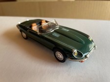  Jaguar Type E  au 1/43   Vert anglais de marque Road Signature 