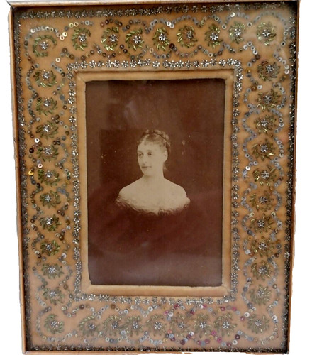 Superbe cadre photo broderie - superbe,